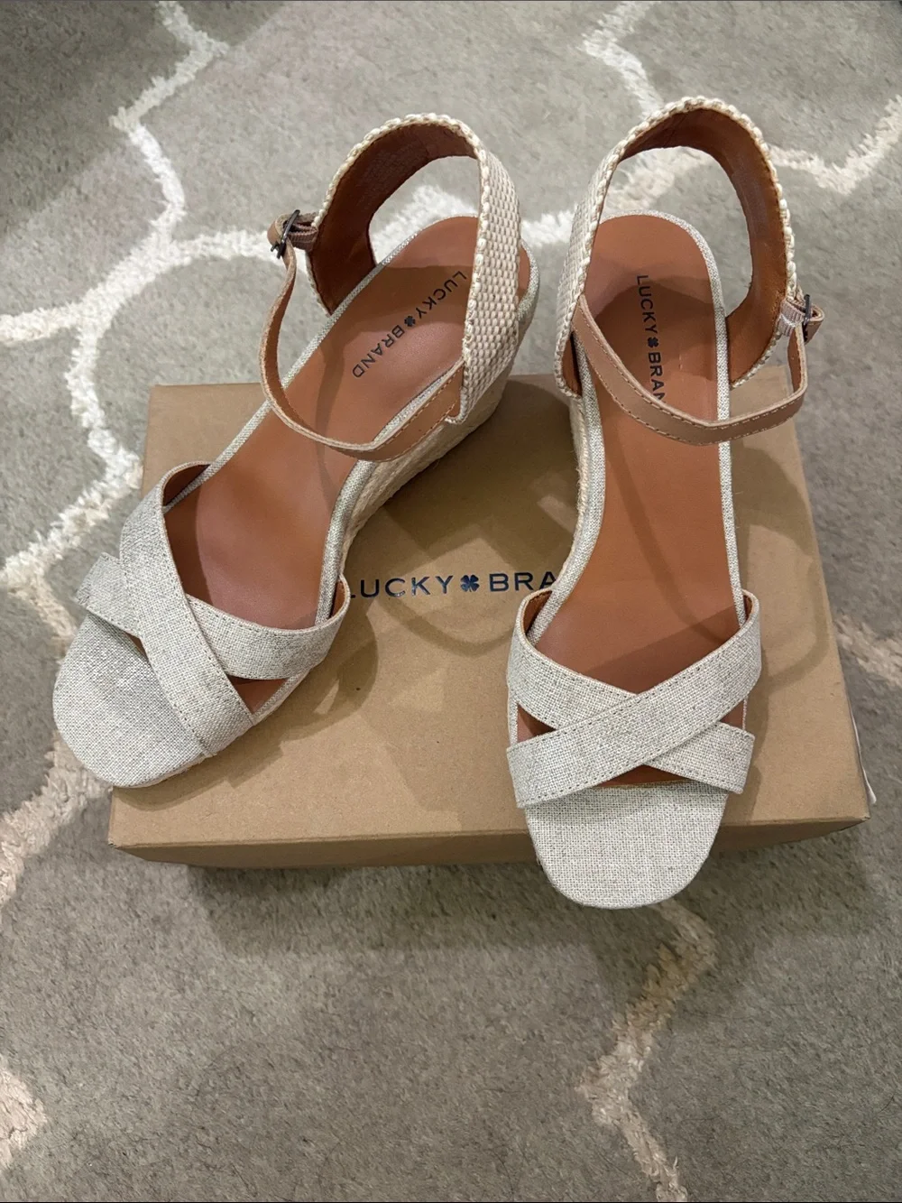 Lucky brand LK-MAEYLEE natural platinum metallic linen wedge heel size 8.5 M